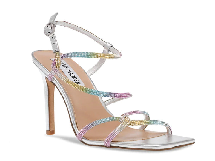 Sandalia plateada de tacón alto Steve Madden con tiras decoradas con cristales multicolores y punta cuadrada.