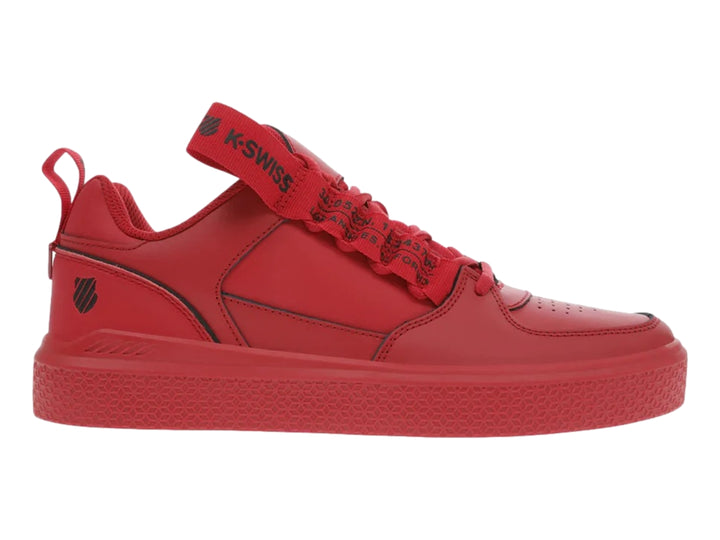 Tenis K-SWISS ROOF color rojo con correa ajustable y suela texturizada.