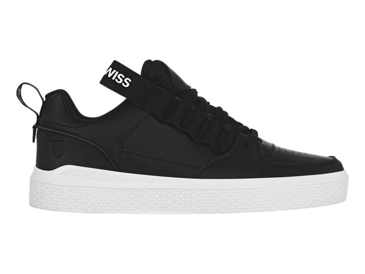 Tenis K-Swiss color negro con suela blanca y correa ajustable en el empeine.