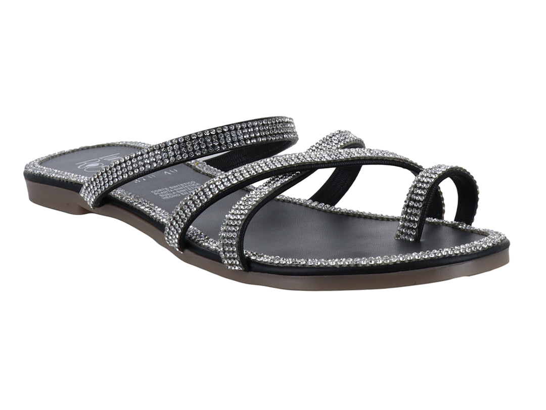 Sandalia plana color negro con tiras decoradas con piedras brillantes color plata.