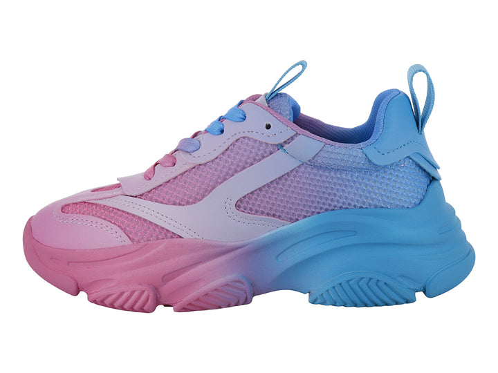Tenis infantiles Steve Madden con diseño chunky y degradado de colores azul, morado y rosa.