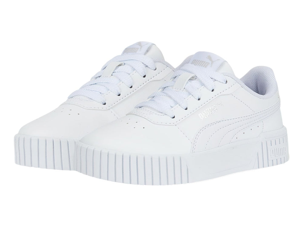 Tenis PUMA Carina 2.0 en color blanco con suela de plataforma.