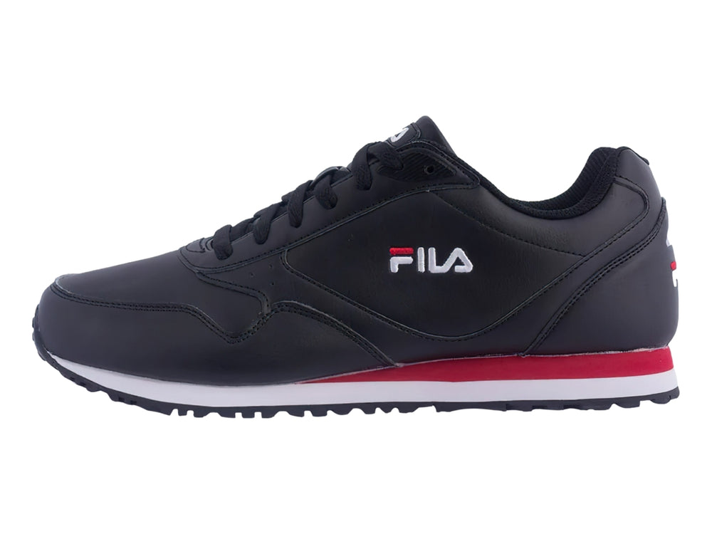 Tenis FILA color negro con suela blanca y una franja roja lateral.