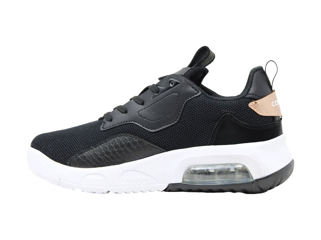 Tenis deportivos COURT color negro con detalles en oro y suela blanca con amortiguación visible.