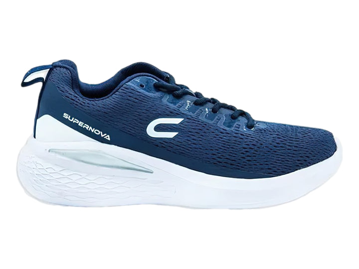 Tenis de baloncesto COURT color azul marino con suela blanca y detalles laterales blancos.