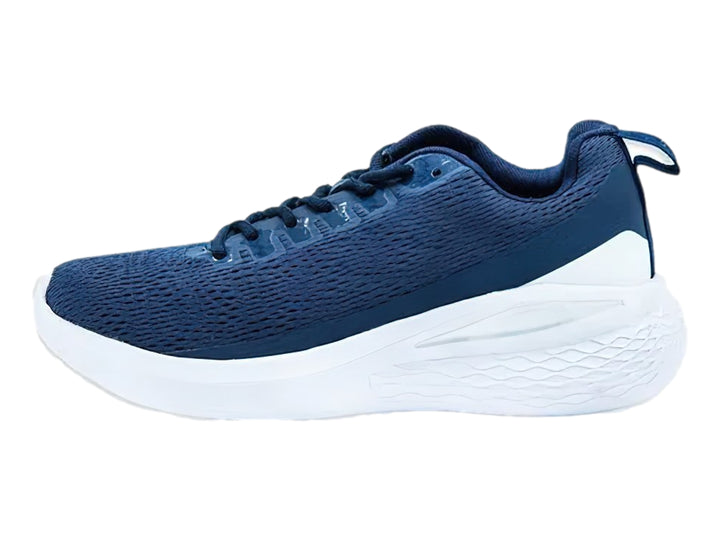 Tenis de baloncesto COURT color azul marino con suela blanca y detalles laterales blancos.
