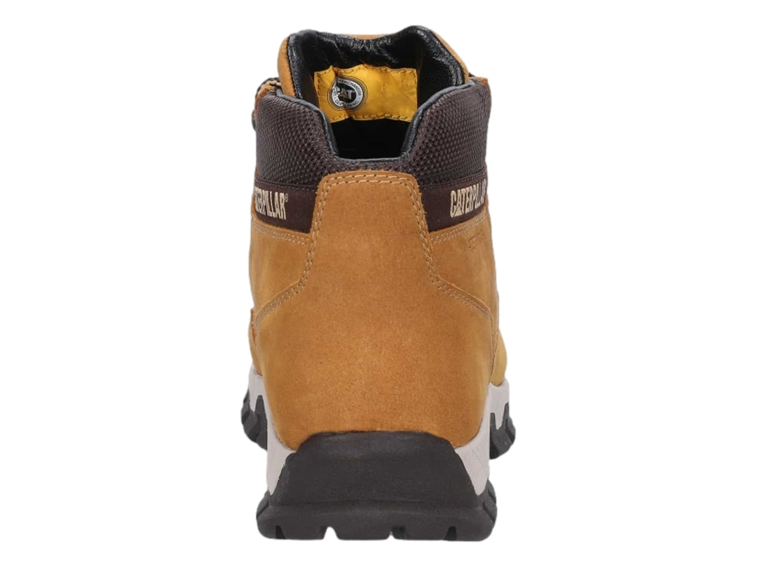 Bota de excursionismo Caterpillar color camel con suela gris y detalles waterproof.
