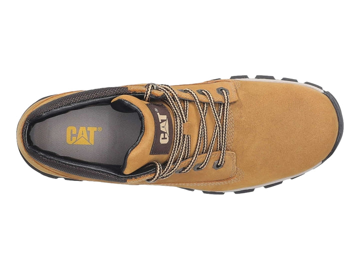 Bota de excursionismo Caterpillar color camel con suela gris y detalles waterproof.