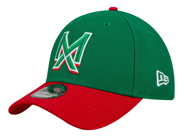 Gorra de béisbol New Era color verde con visera roja y logotipo bordado en el frente.