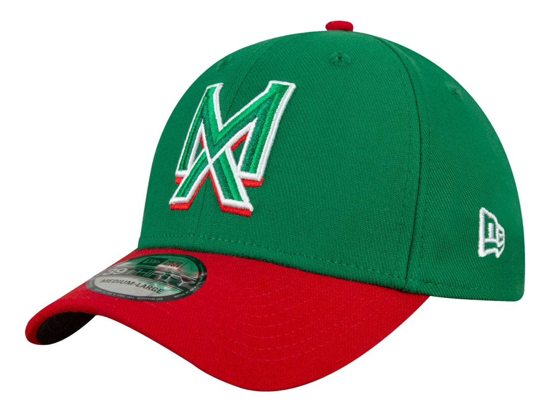 Gorra de béisbol New Era color verde con visera roja y logotipo bordado en el frente.
