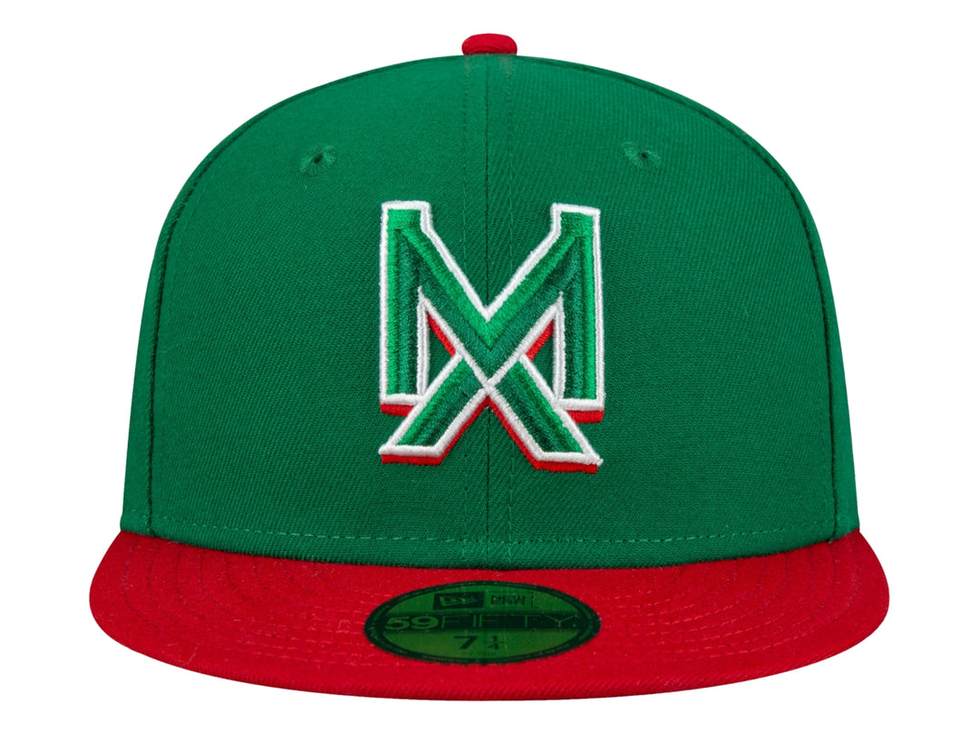 Gorra de béisbol New Era color verde con visera roja y logotipo MX bordado en el frente.