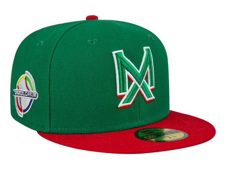 Gorra de béisbol New Era color verde con visera roja y logotipo MX bordado en el frente.