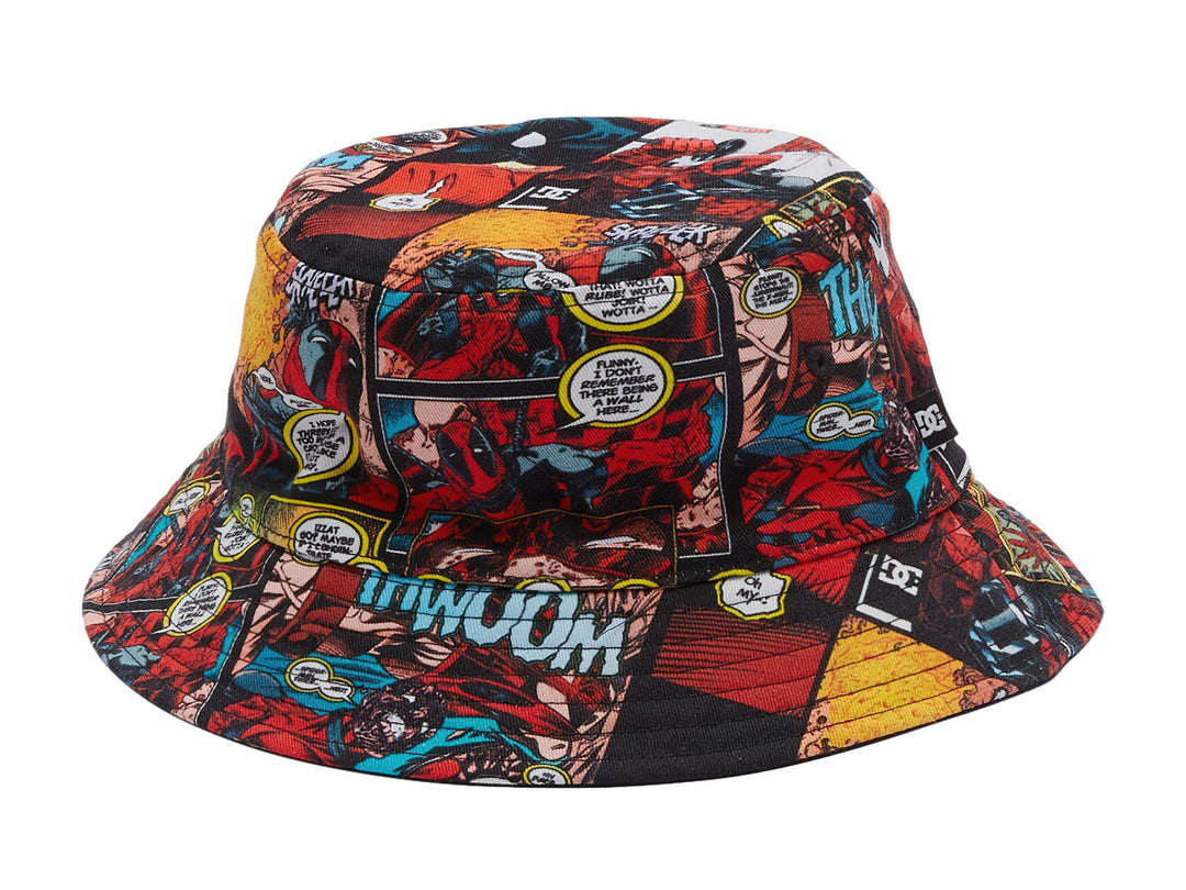 Sombrero tipo bucket negro de DC Shoes con parches frontales de DC y Marvel.