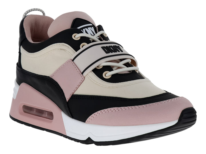 Tenis deportivos DKNY en colores beige, negro y rosa palo con suela blanca y cinta decorativa.