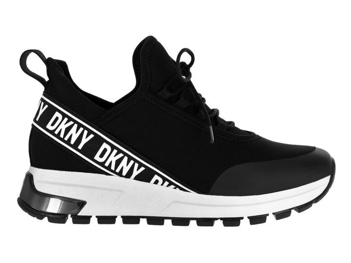 Tenis deportivos DKNY en color negro con detalles y suela blanca, diseño moderno y minimalista.
