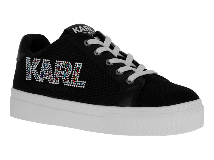 Tenis negros Karl Lagerfeld con suela blanca y letras coloridas en pedrería.