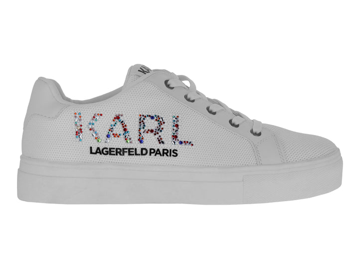 Tenis blancos de Karl Lagerfeld con el nombre de la marca decorado con cristales coloridos en el lateral.