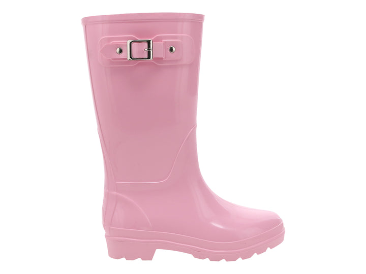 Bota de lluvia color rosa brillante con hebilla plateada en la parte superior y suela antideslizante.