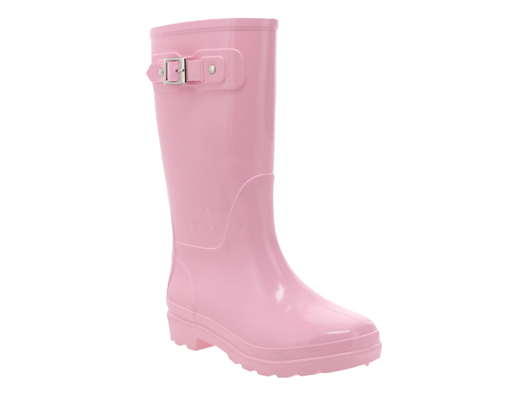 Bota de lluvia color rosa brillante con hebilla plateada en la parte superior y suela antideslizante.