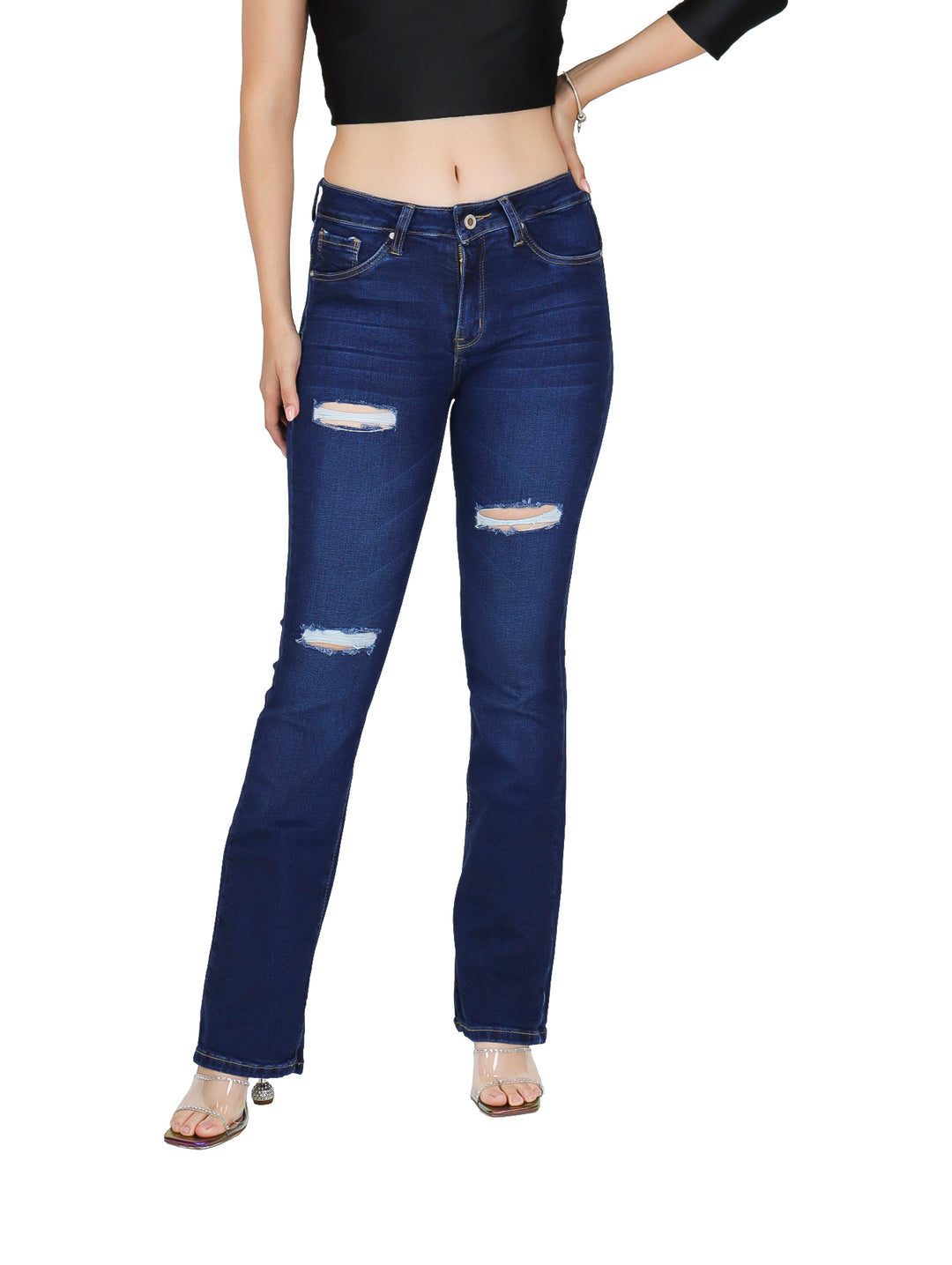Jeans campana color azul oscuro con detalles de destrucción para mujer.
