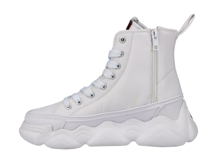 Tenis Champion blancos de bota con suela chunky y logotipo en el lateral.