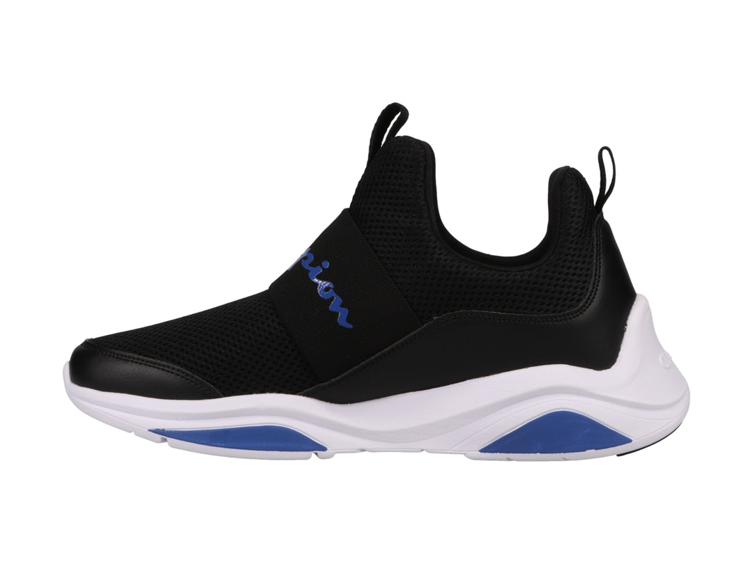 Tenis deportivos Champion color negro con suela blanca y detalles en azul, diseño slip-on sin cordones.