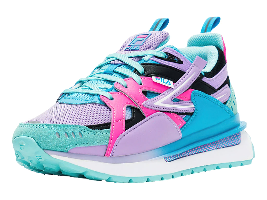 Tenis deportivos FILA multicolores en tonos azul, rosa y morado con suela blanca.