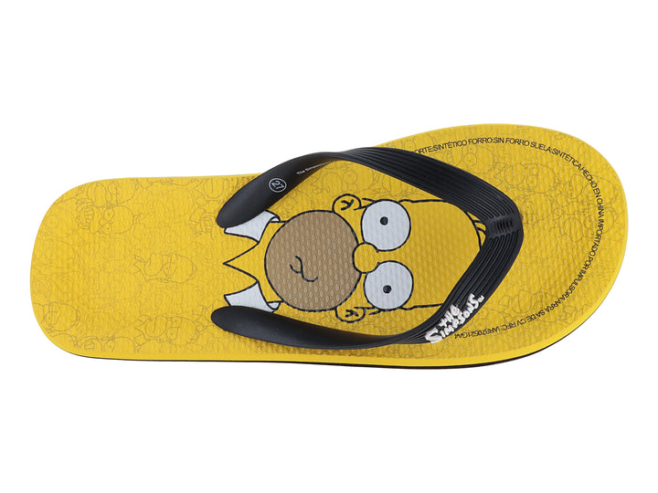 Sandalias infantiles amarillas con tiras negras y diseño de personaje en la plantilla.