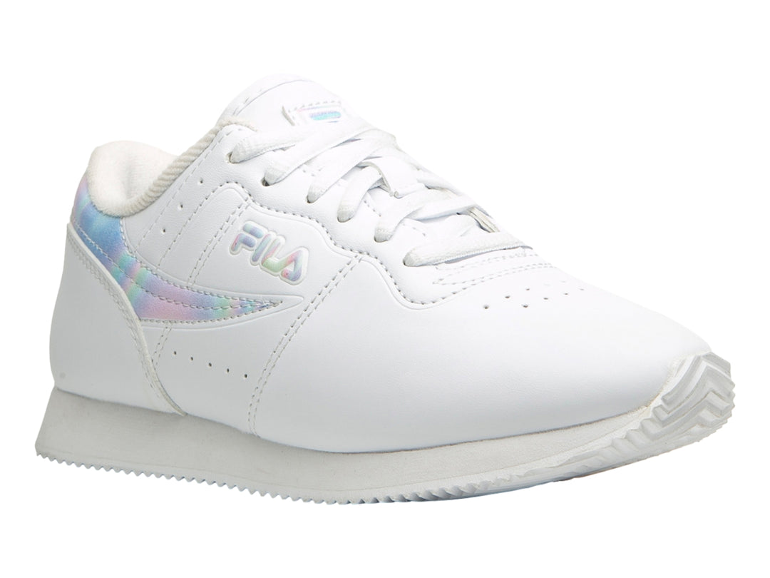Tenis FILA Machu 2 IR de color blanco con detalle lateral iridiscente y suela blanca.