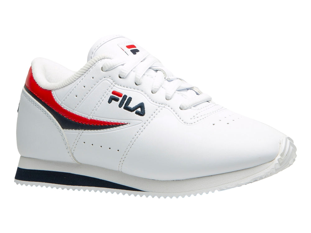 Tenis deportivos FILA color blanco con detalles en rojo y suela azul marino.