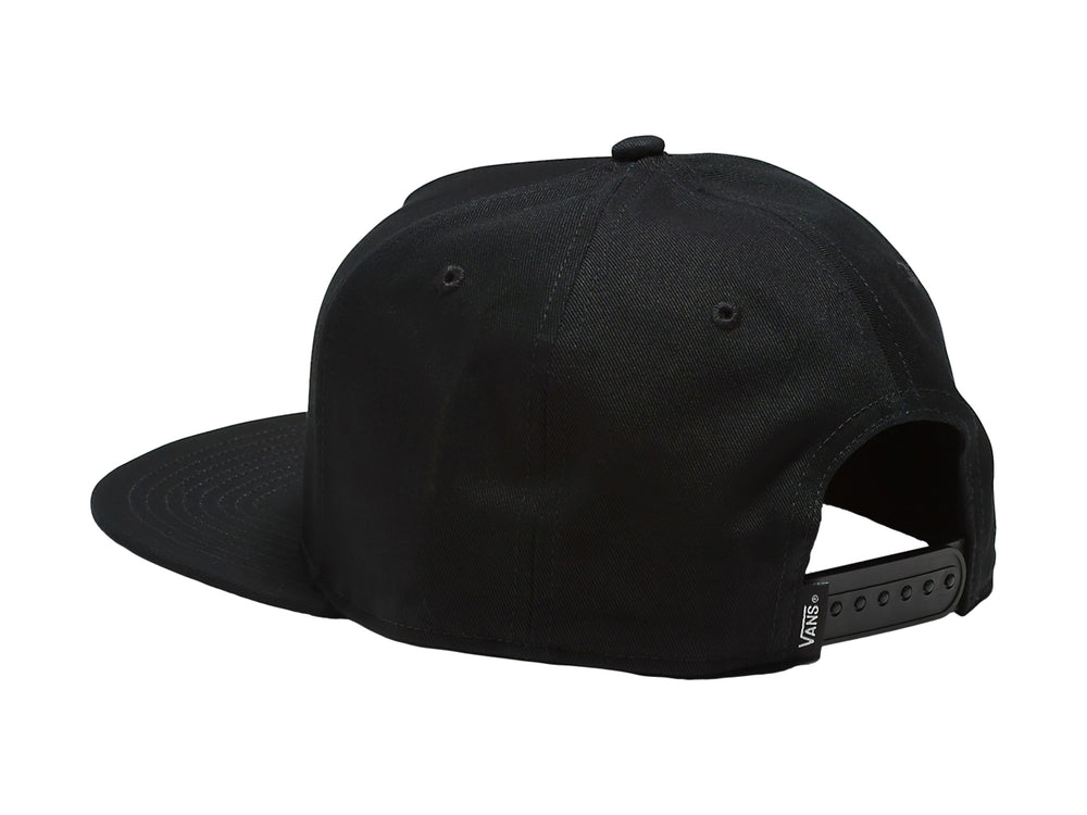 Gorra snapback negra de marca Vans con bordado frontal de una rosa roja y el nombre de la marca en blanco.