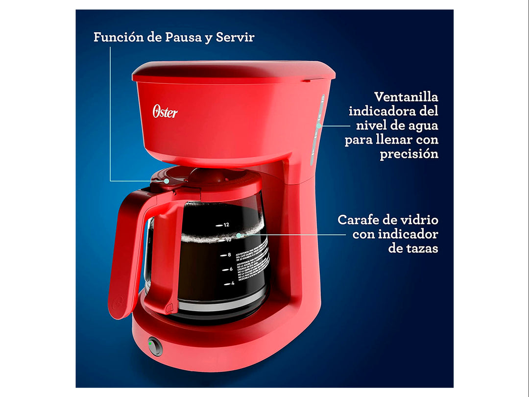 Cafetera Oster de color rojo con jarra de vidrio transparente para 12 tazas sobre fondo blanco.