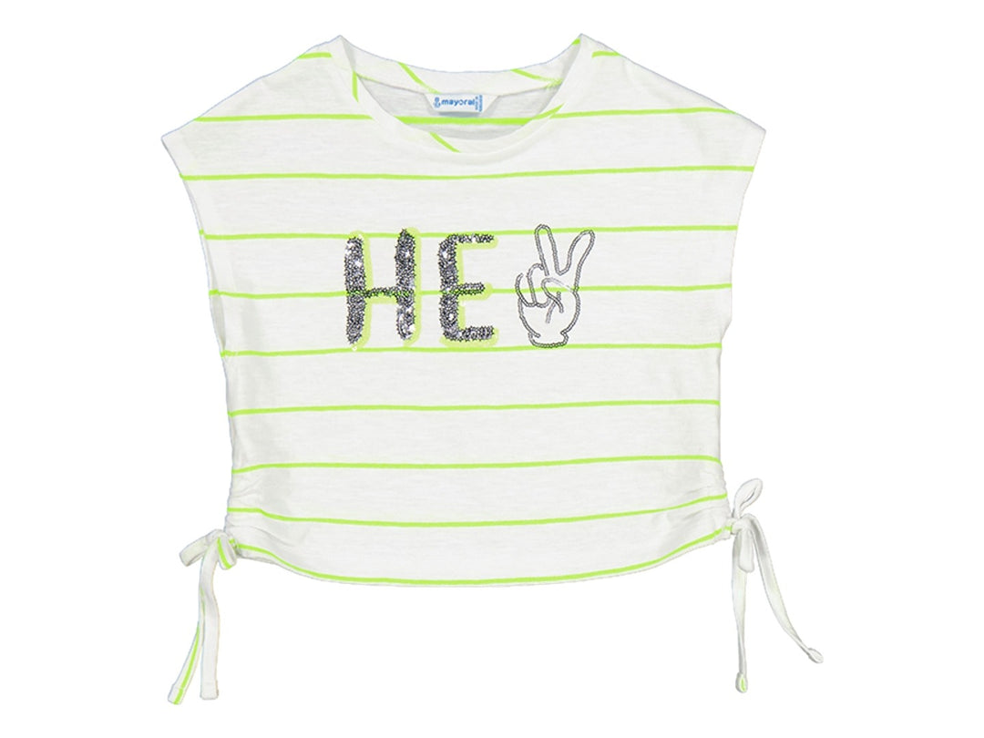 Camiseta blanca sin mangas con rayas verde fluorescente, letras HE y signo de paz en gris brillante con lazos laterales.