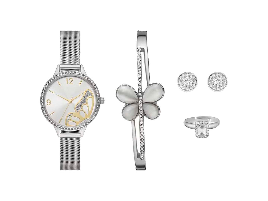 Set de joyería color plata para mujer que incluye reloj con correa de malla, pulsera de mariposa, anillo y aretes.