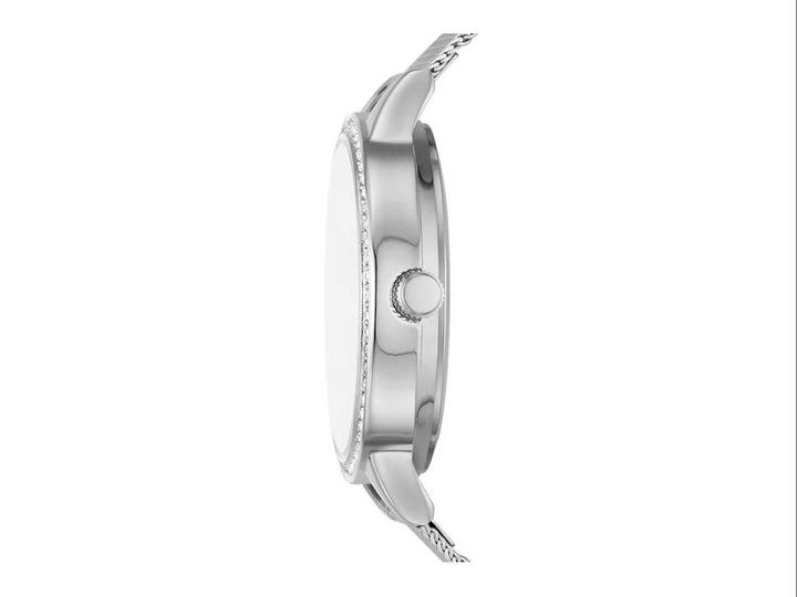 Set de joyería color plata para mujer que incluye reloj con correa de malla, pulsera de mariposa, anillo y aretes.