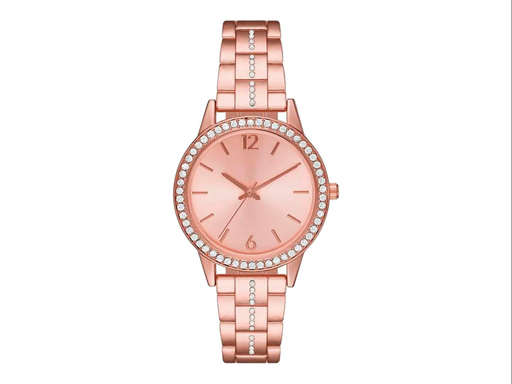 Set de reloj y cinco pulseras en color oro rosa con detalles de cristales brillantes.