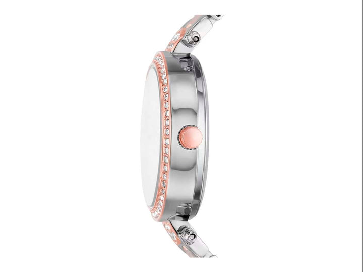 Set de 4 piezas Folio que incluye un reloj y tres pulseras en tonos oro rosa y plata con detalles brillantes.