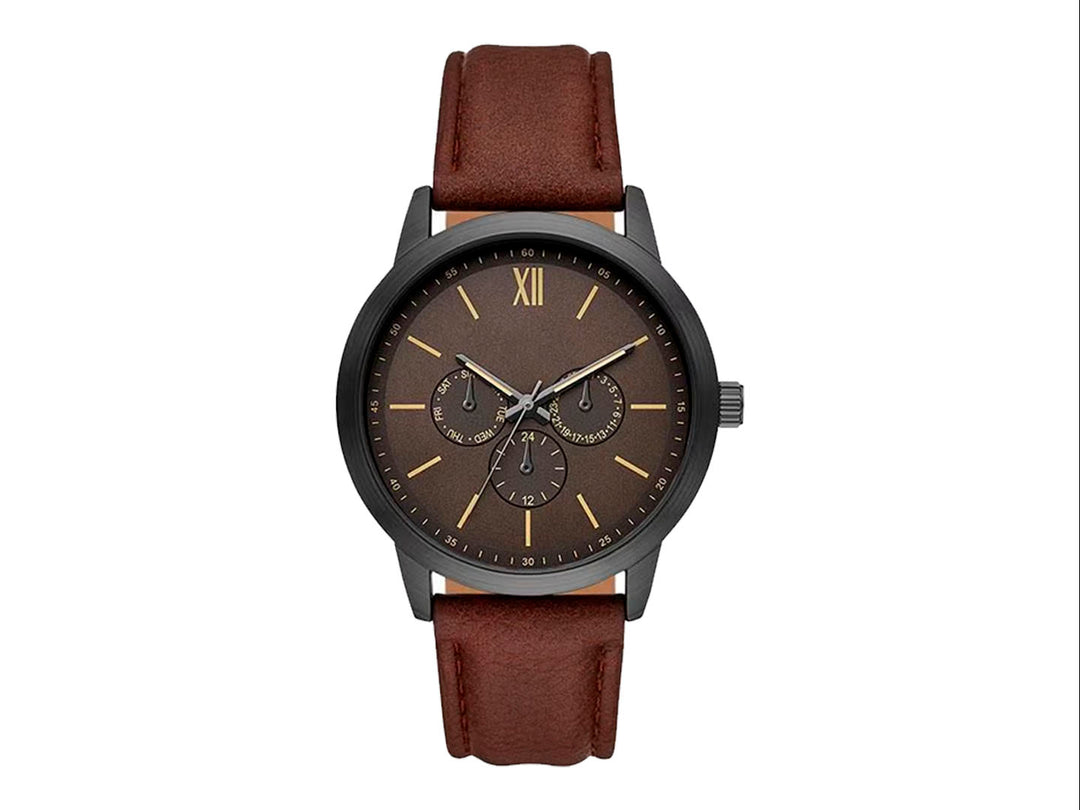 Set de 6 piezas para hombre que incluye un reloj con correa café y carátula gris, acompañado de cinco pulseras a juego.