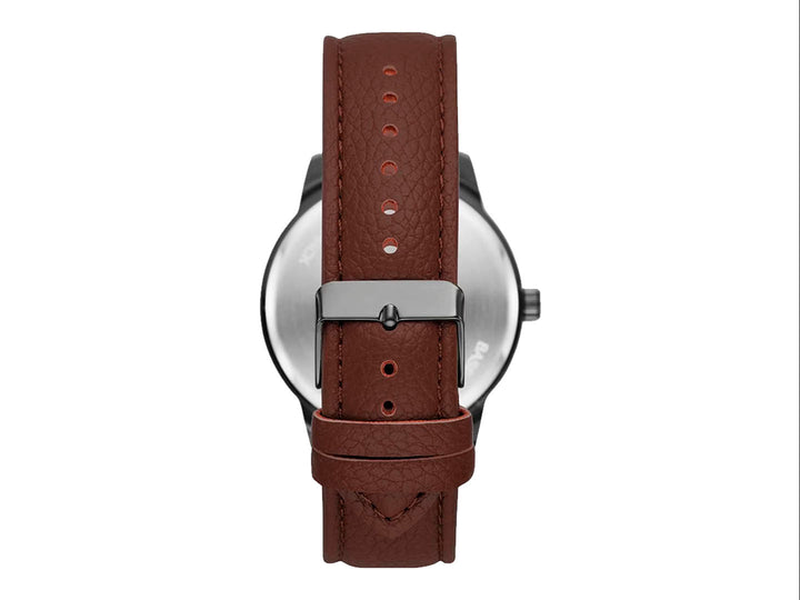 Set de 6 piezas para hombre que incluye un reloj con correa café y carátula gris, acompañado de cinco pulseras a juego.