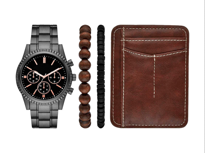 Set de 4 piezas para hombre que incluye reloj gris, dos pulseras y una cartera color marrón.