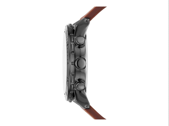 Set de 5 piezas para hombre que incluye un reloj con correa café y cuatro pulseras coordinadas en tonos negro y madera.