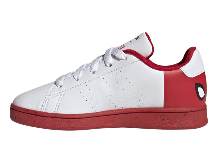 Tenis Adidas Advantage blancos con detalles y suela en color rojo vibrante.