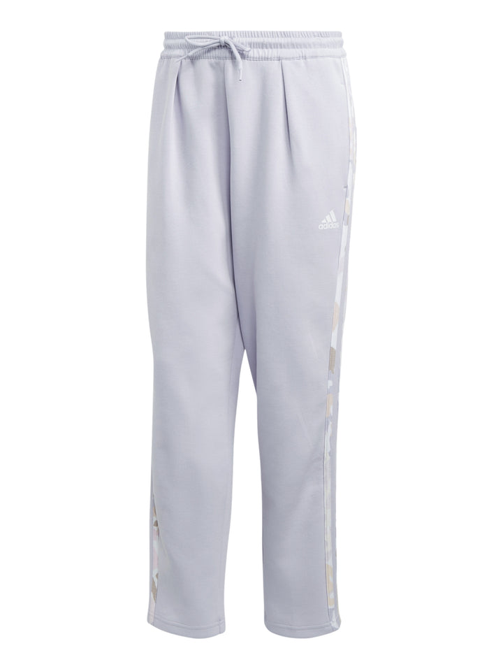 Pantalones deportivos Adidas color lila con franjas laterales blancas y cintura ajustable con cordón.