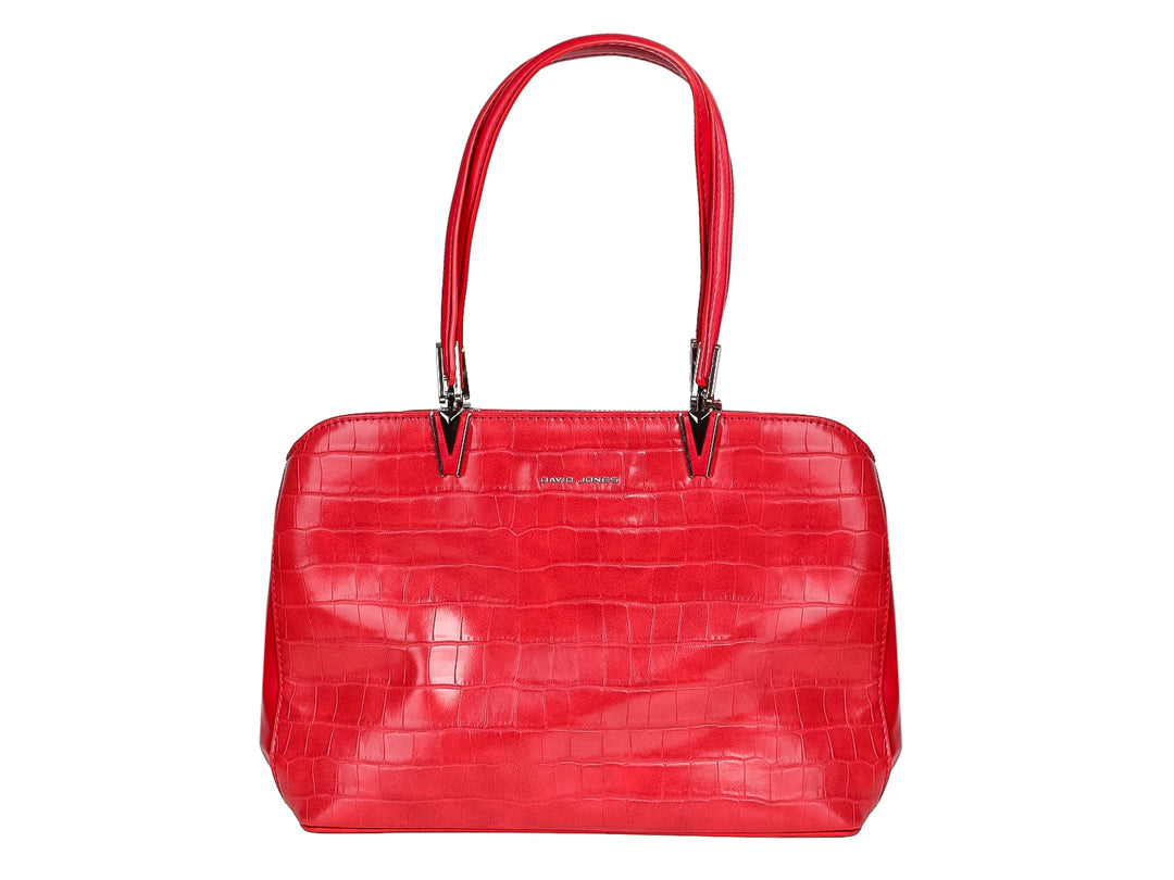 Bolsa de hombro color rojo con textura de piel de cocodrilo y asas largas de la marca David Jones.