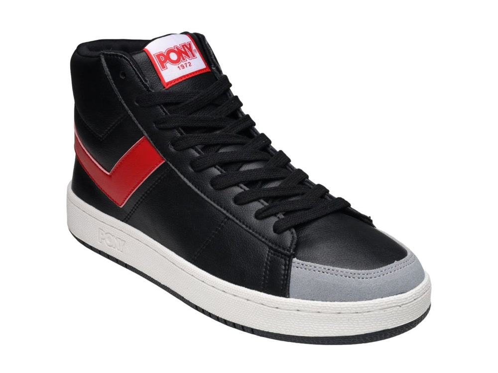 Tenis PONY Pro 80 Hi color negro con detalle en V rojo y suela blanca.