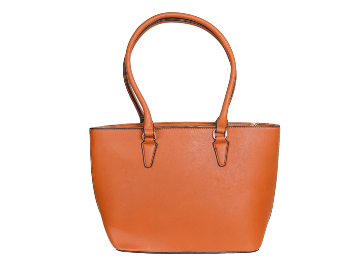 Set de tres bolsos color marrón con textura en relieve y detalles dorados.
