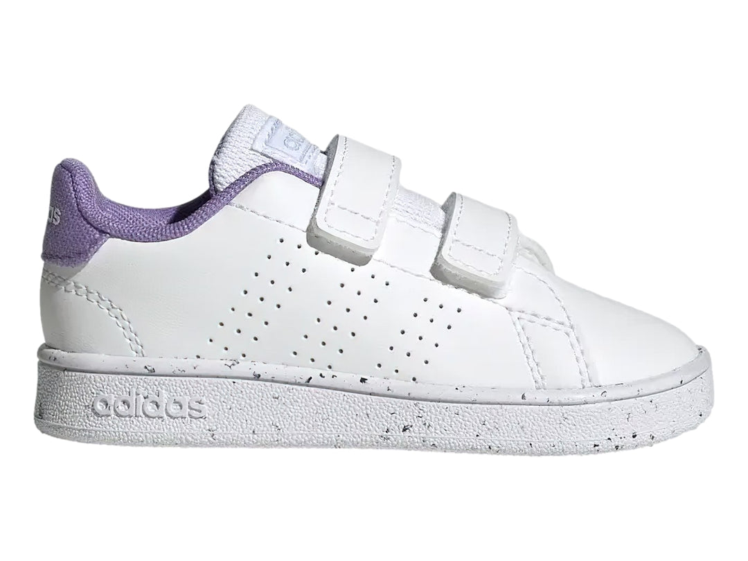 Tenis Adidas blancos con detalles en morado y cierres de velcro.
