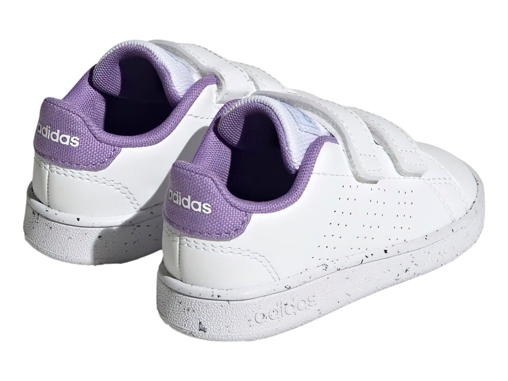 Tenis Adidas blancos con detalles en morado y cierres de velcro.