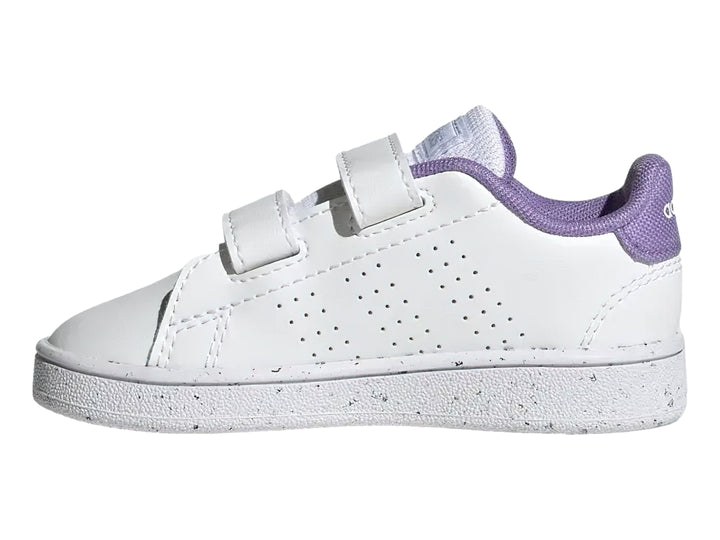 Tenis Adidas blancos con detalles en morado y cierres de velcro.