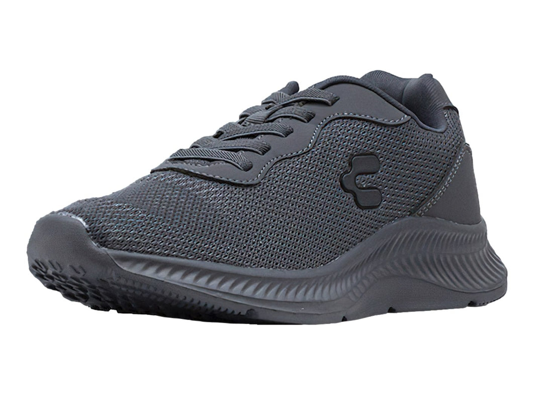 Tenis deportivos Charly color gris oscuro con malla transpirable y suela robusta.